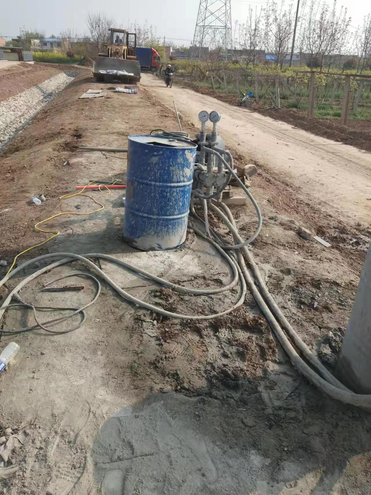 莺歌海镇顶管注浆